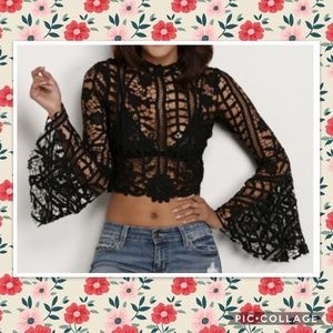 🔴SOLD🔴 Floral detail crop top